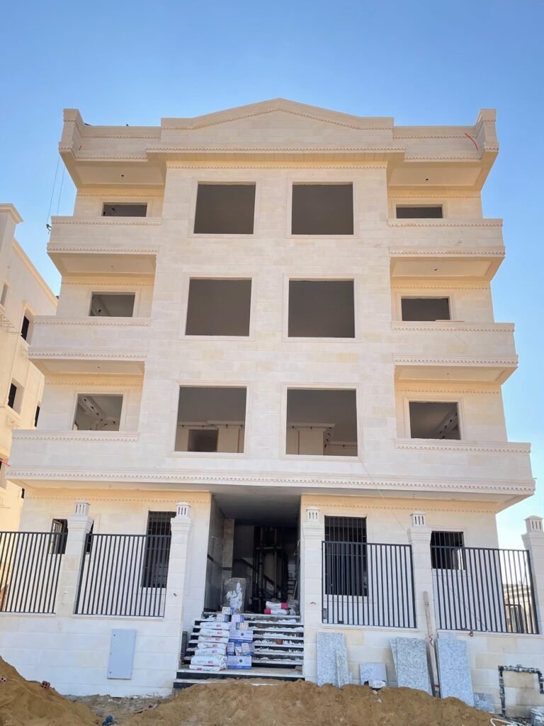 حجر واجهات المنازل